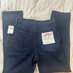 NWT Good American ALWAYS FITS
GOOD LEGS STRAIGHT Size 6-12
